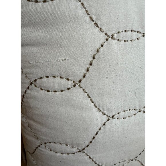 13 X 12.5 throw pillow - Picture 4 of 9